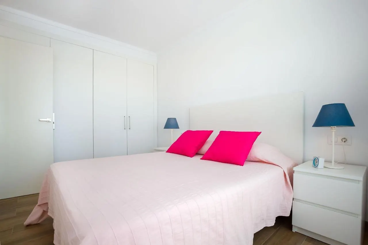Apartment The Beach Roses Spain